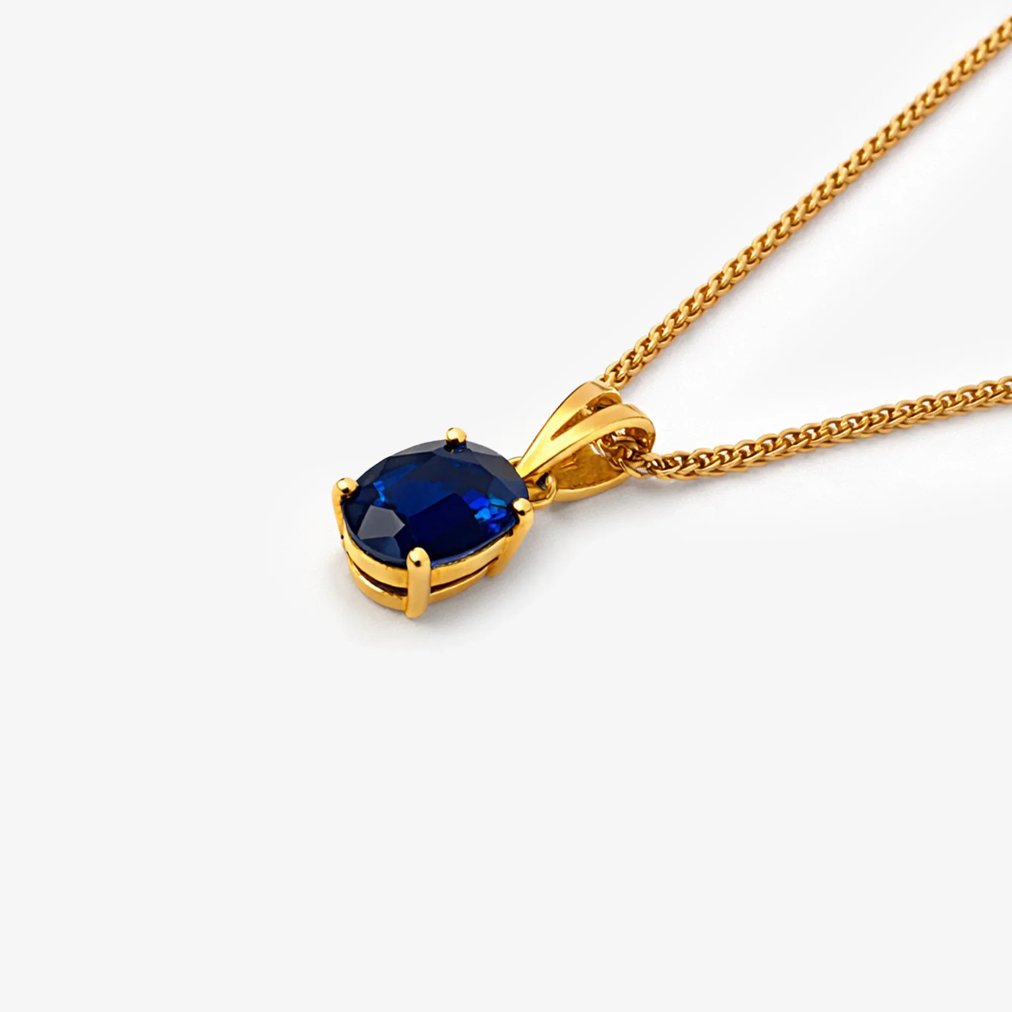 18ct Gold Oval Sapphire Pendant with 14ct Gold Chain - The Jewel House
