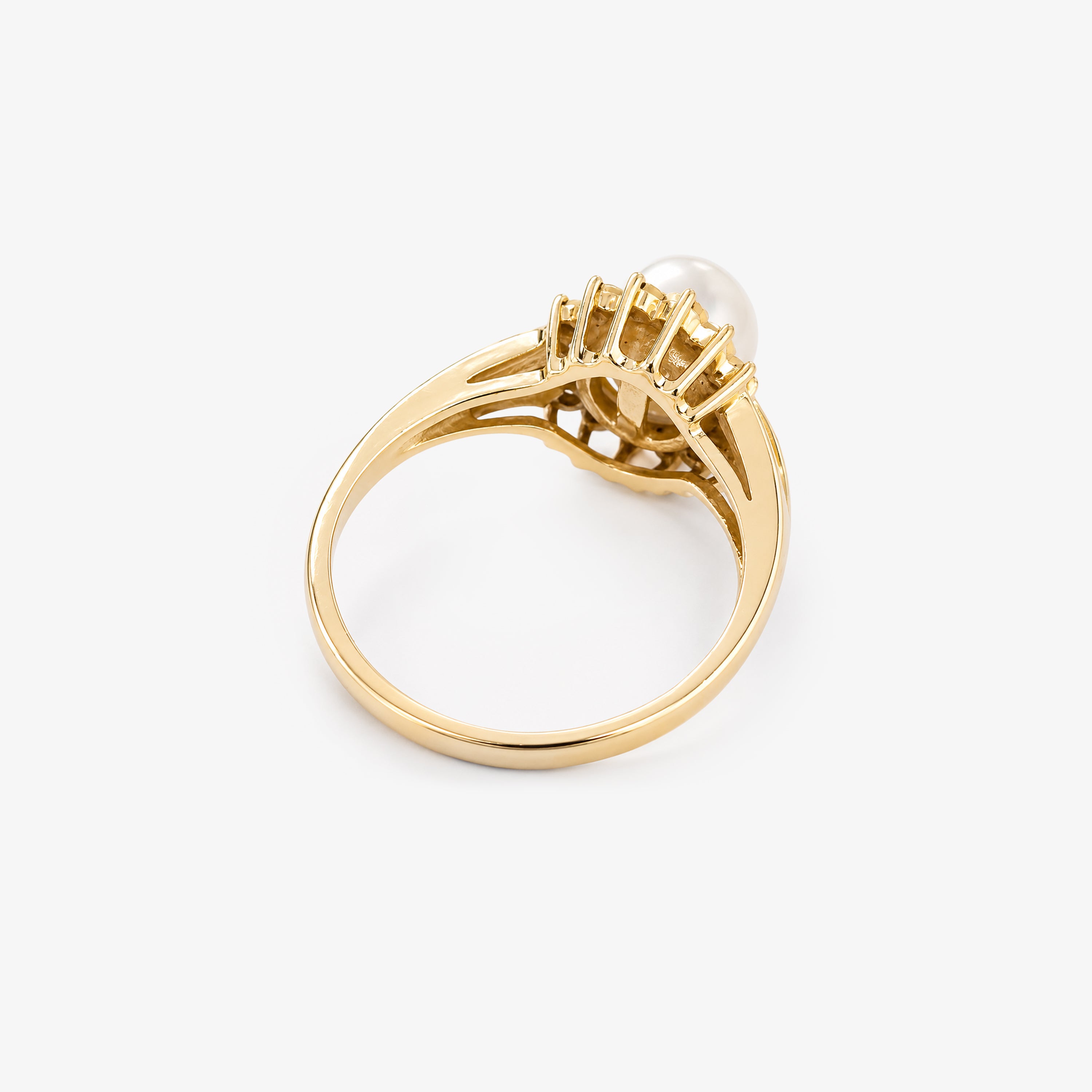14ct Yellow Gold Cultured Pearl and Diamond Cluster Ring