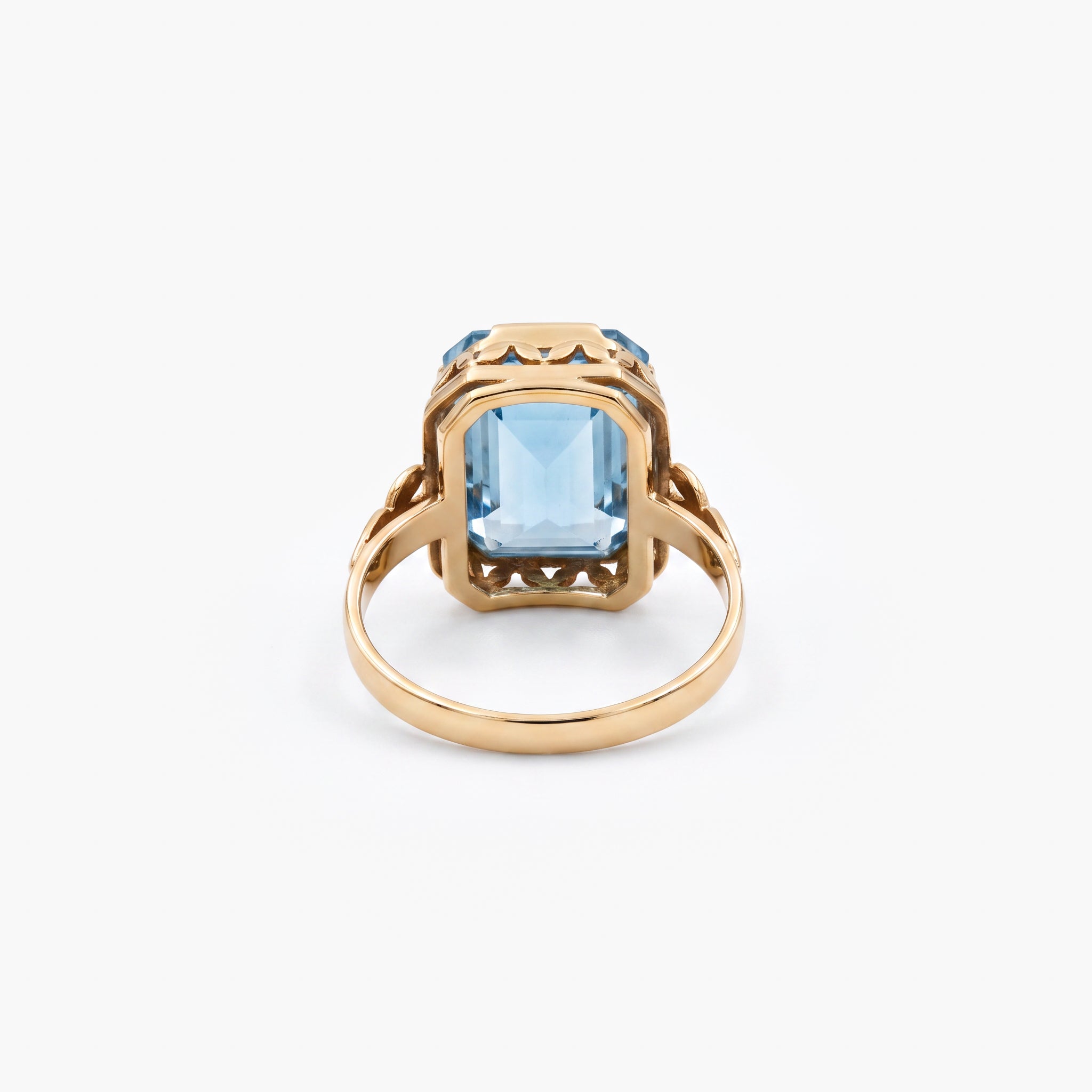 15ct Yellow Gold Synthetic Blue Spinel Ring — Emerald Cut