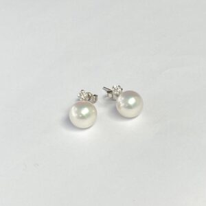 18ct White gold, cultured pearl & diamond earrings