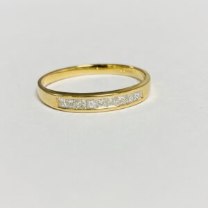 18ct Half Eternity Diamond ring