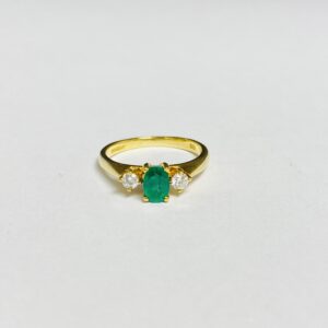 18ct Emerald & Diamond ring