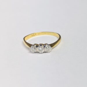 18ct diamond trilogy ring