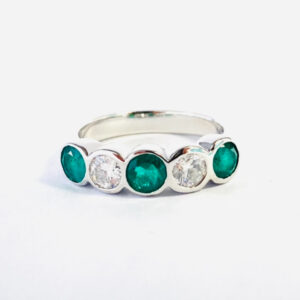 18ct white gold emerald & diamond 5 stone ring