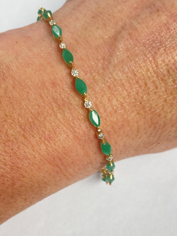 10ct Emerald & Diamond Bracelet - Image 3